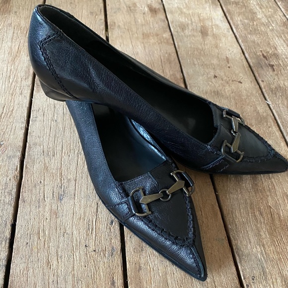 Stuart Weitzman | Women's Pointed Flats Size 8.5 - Picture 3 of 5